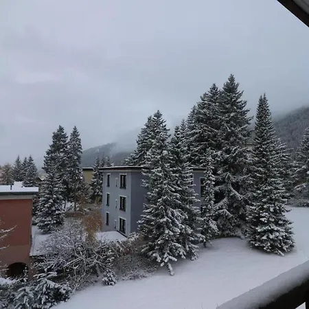 Апартаменты Grosszuegige 4 Schlafzimmer In Bergblick Zentrale Lage Давос