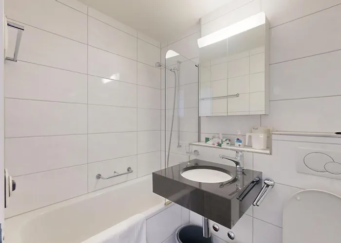 Grosszuegige 4 Schlafzimmer In Bergblick Zentrale Lage Daire