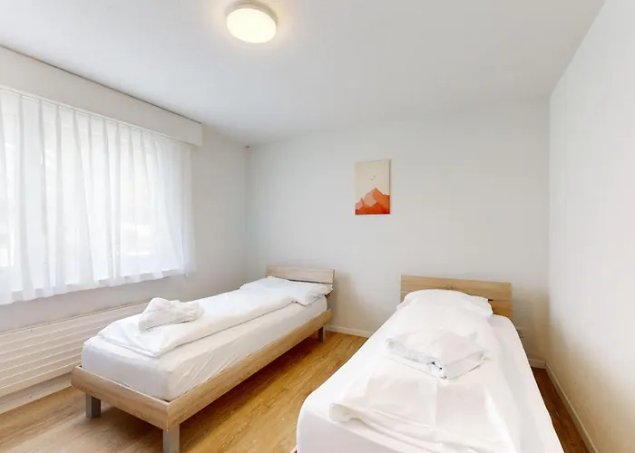 Daire Grosszuegige 4 Schlafzimmer In Bergblick Zentrale Lage