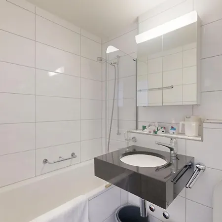 Grosszuegige 4 Schlafzimmer In Bergblick Zentrale Lage Lägenhet